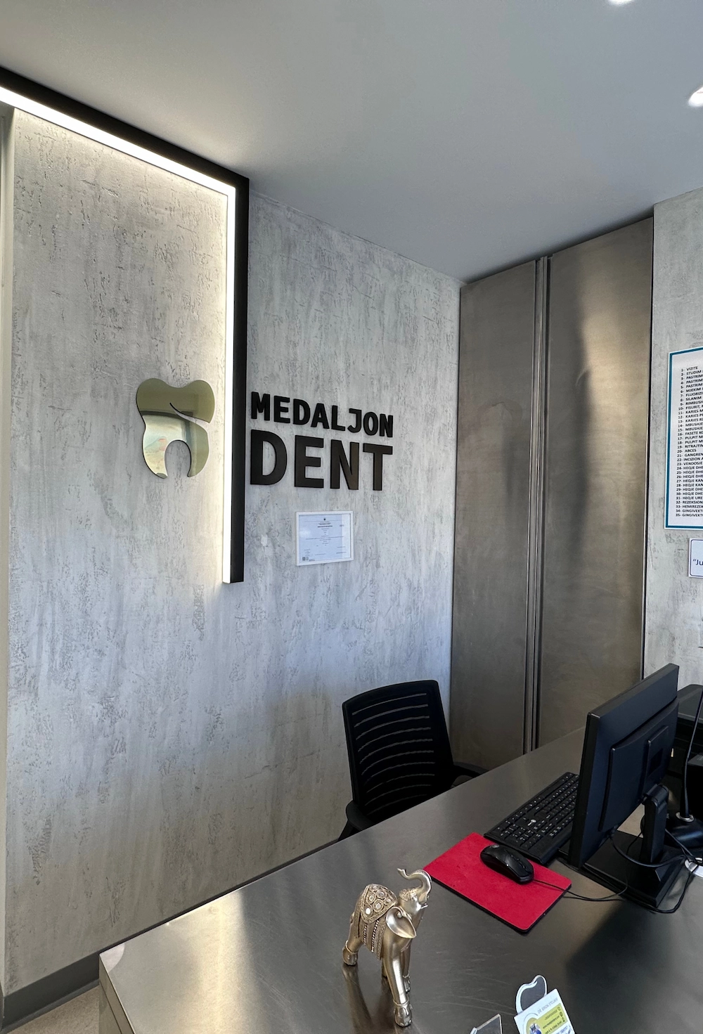 Esperti odontoiatri offrono servizi dentali in Albania con tecnologie avanzate